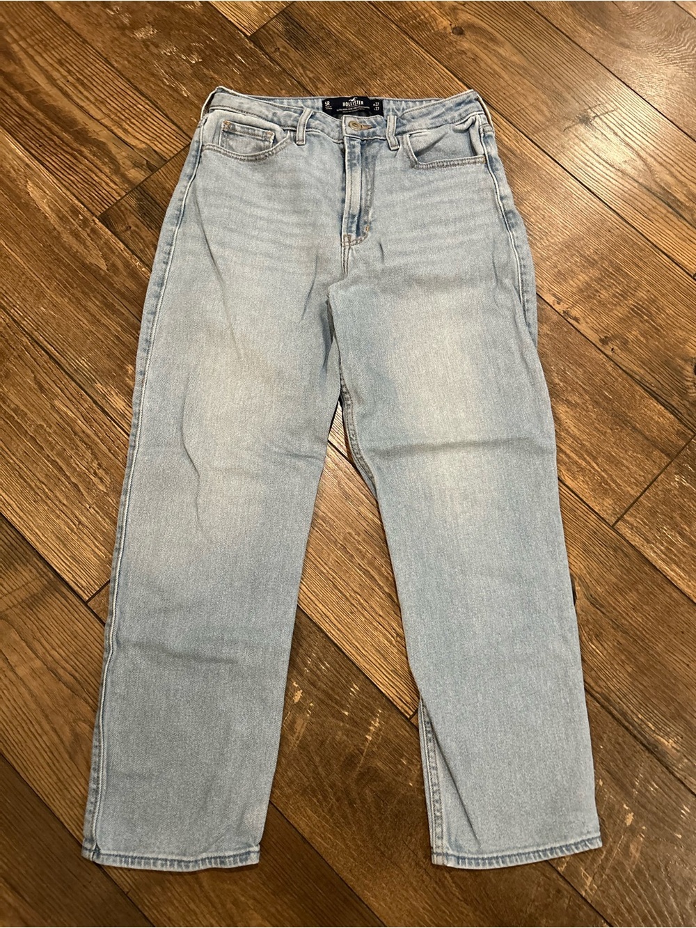 Hollister Ultra High-Rise Vintage Stretch Straight Light Blue Denim Jeans
